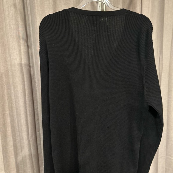 Old Navy Black Knit Cardigan V-Neck Sweater with pockets in good condition - Picture 4 of 4